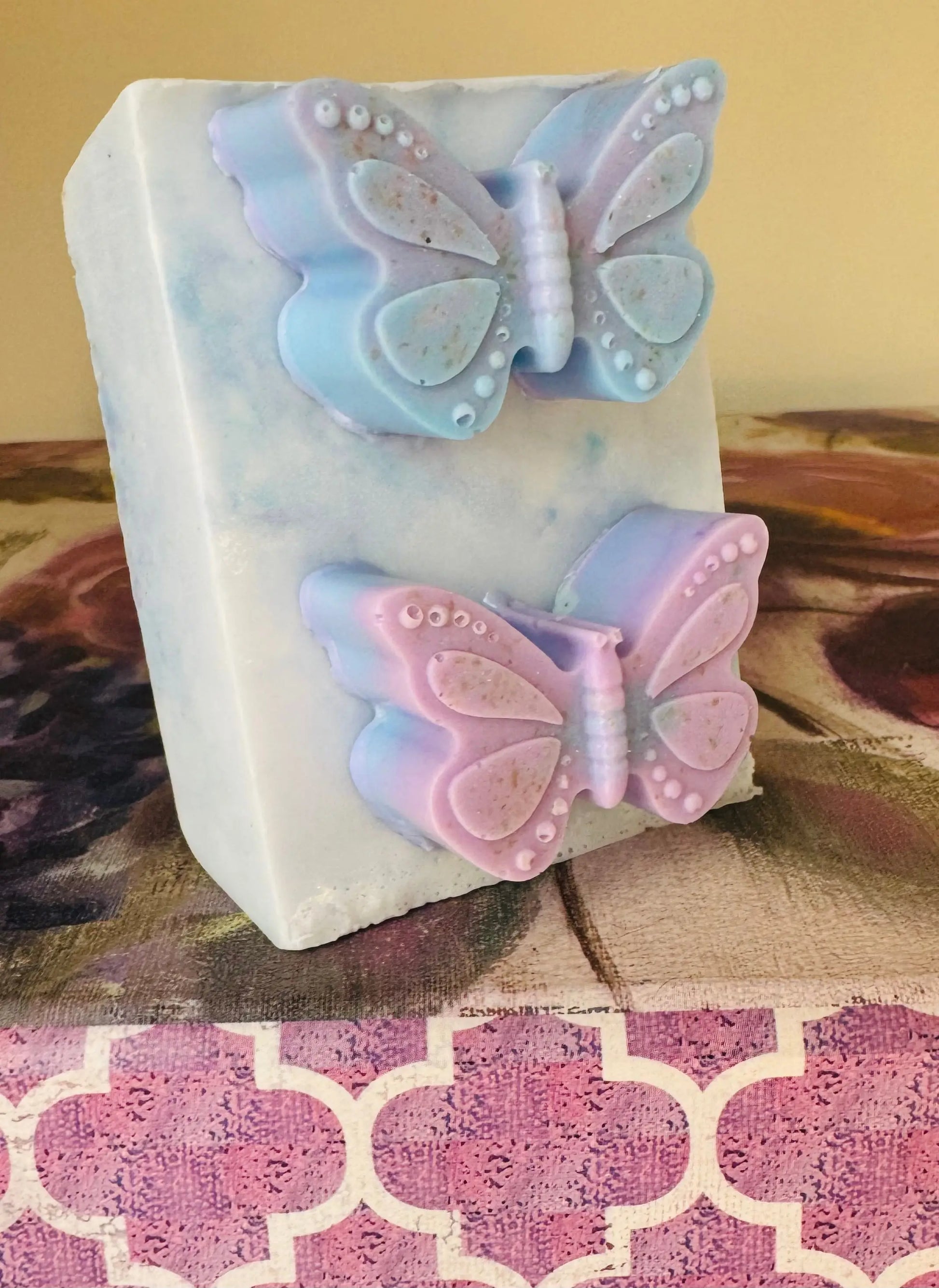 Oatmeal Shea Butter Soap | Gentle Exfoliating & Moisturizing Bar - White Out