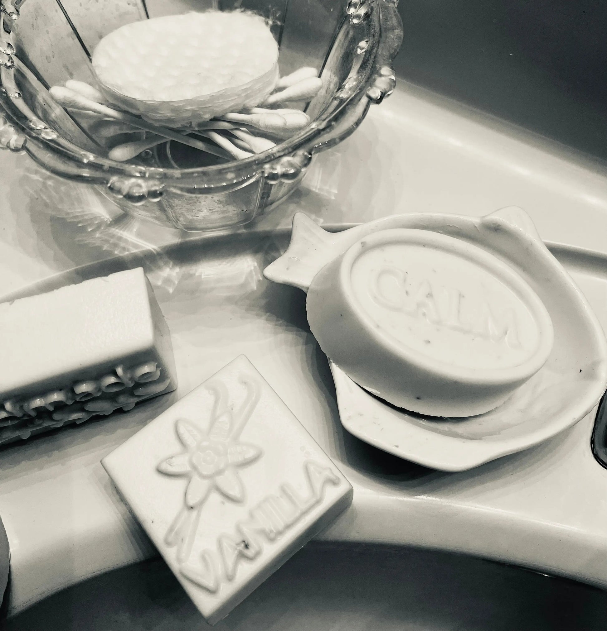 4-Piece Handmade Organic Soap| Exfoliating & Moisturizing Bundle White Out
