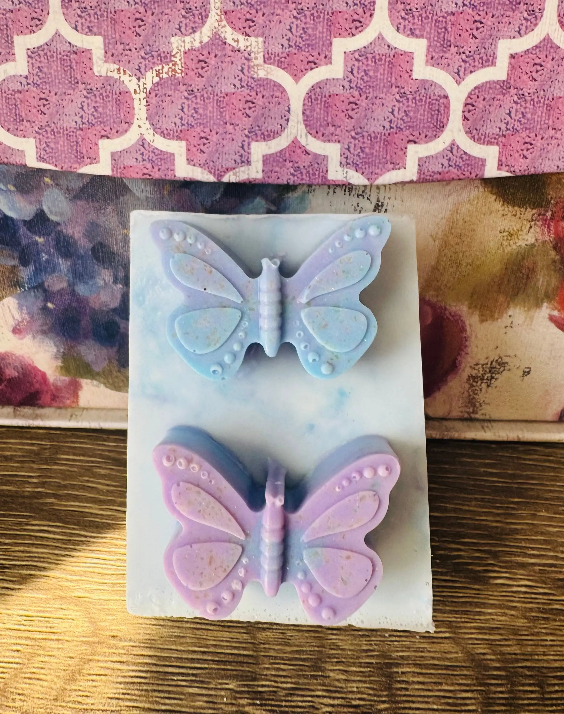 Oatmeal Shea Butter Soap | Gentle Exfoliating & Moisturizing Bar - White Out