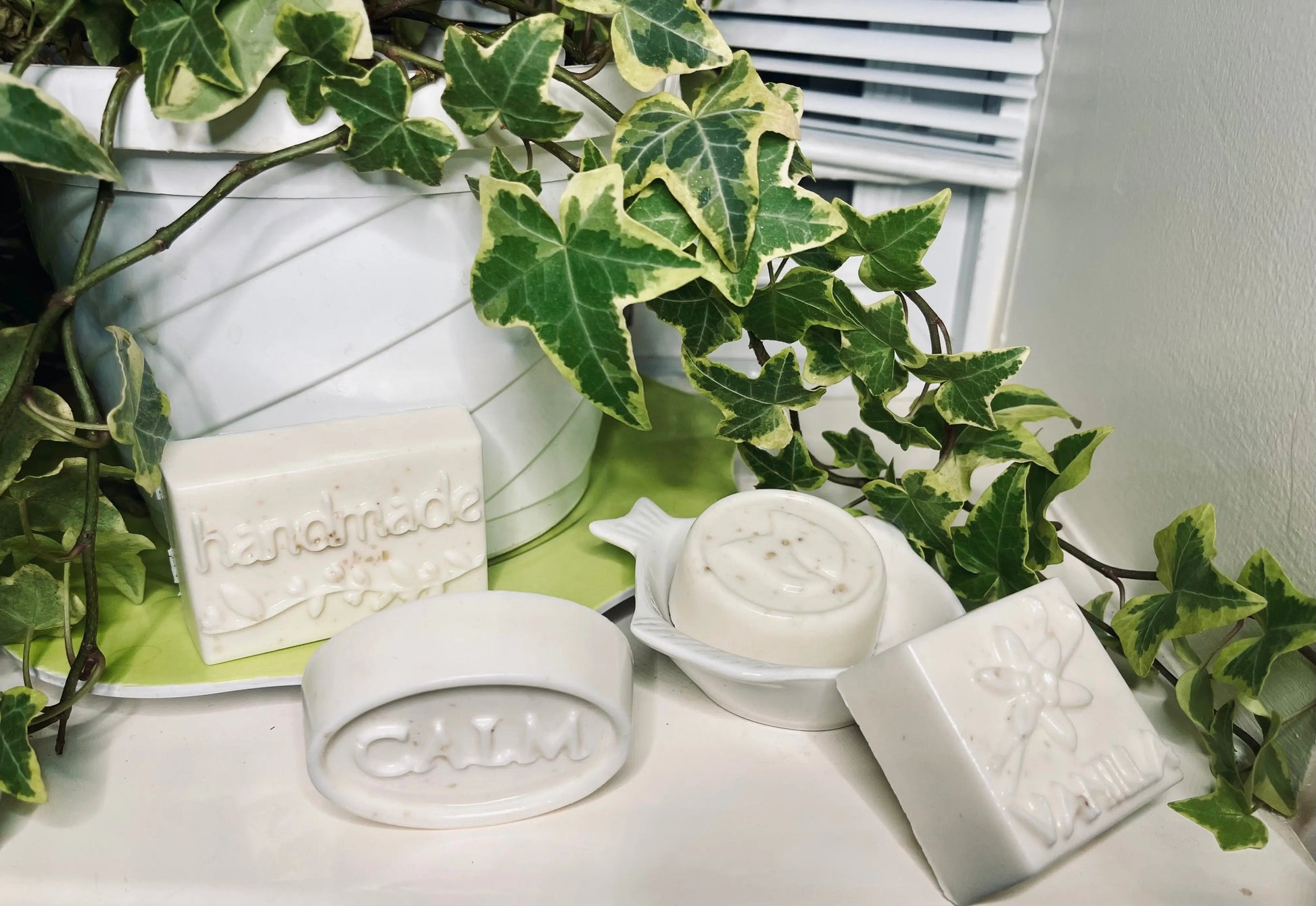 4-Piece Handmade Organic Soap| Exfoliating & Moisturizing Bundle White Out