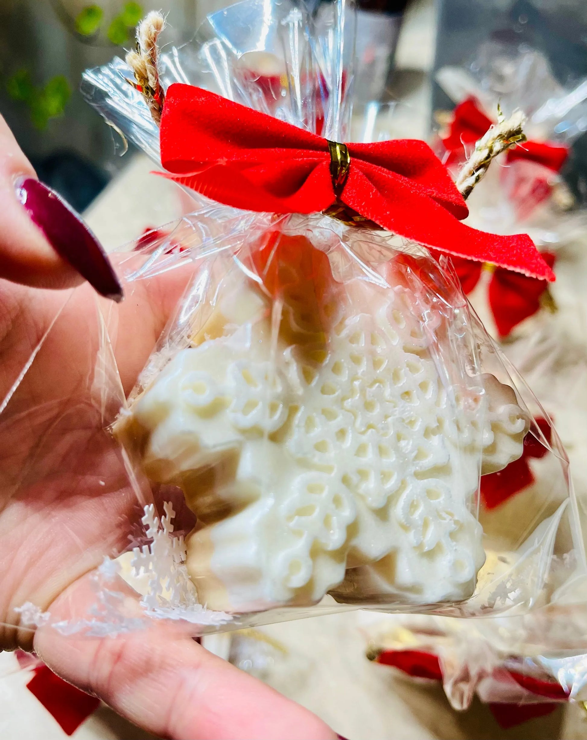 Snowflake Oatmeal Shea Soap | Natural Hand & Body Exfoliating Bar White Out