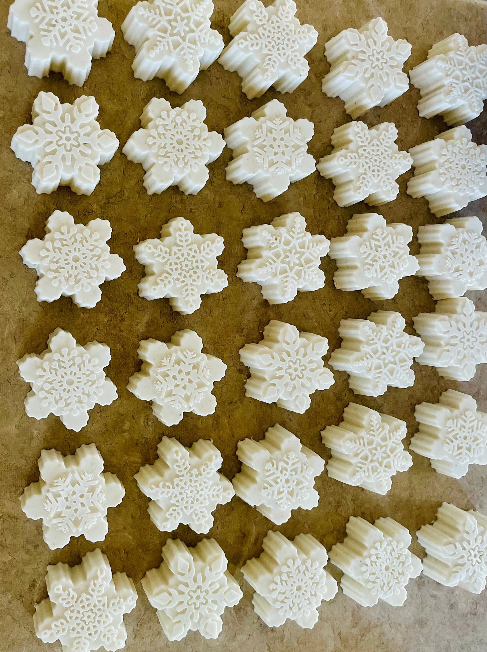 Snowflake Oatmeal Shea Soap | Natural Hand & Body Exfoliating Bar White Out