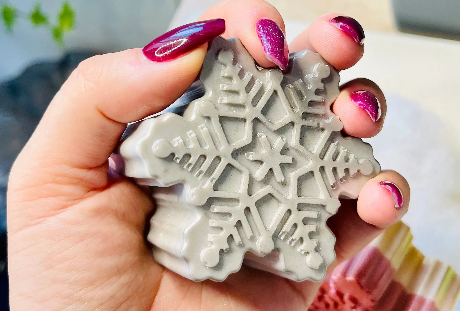 Snowflake Oatmeal Shea Soap | Natural Hand & Body Exfoliating Bar White Out