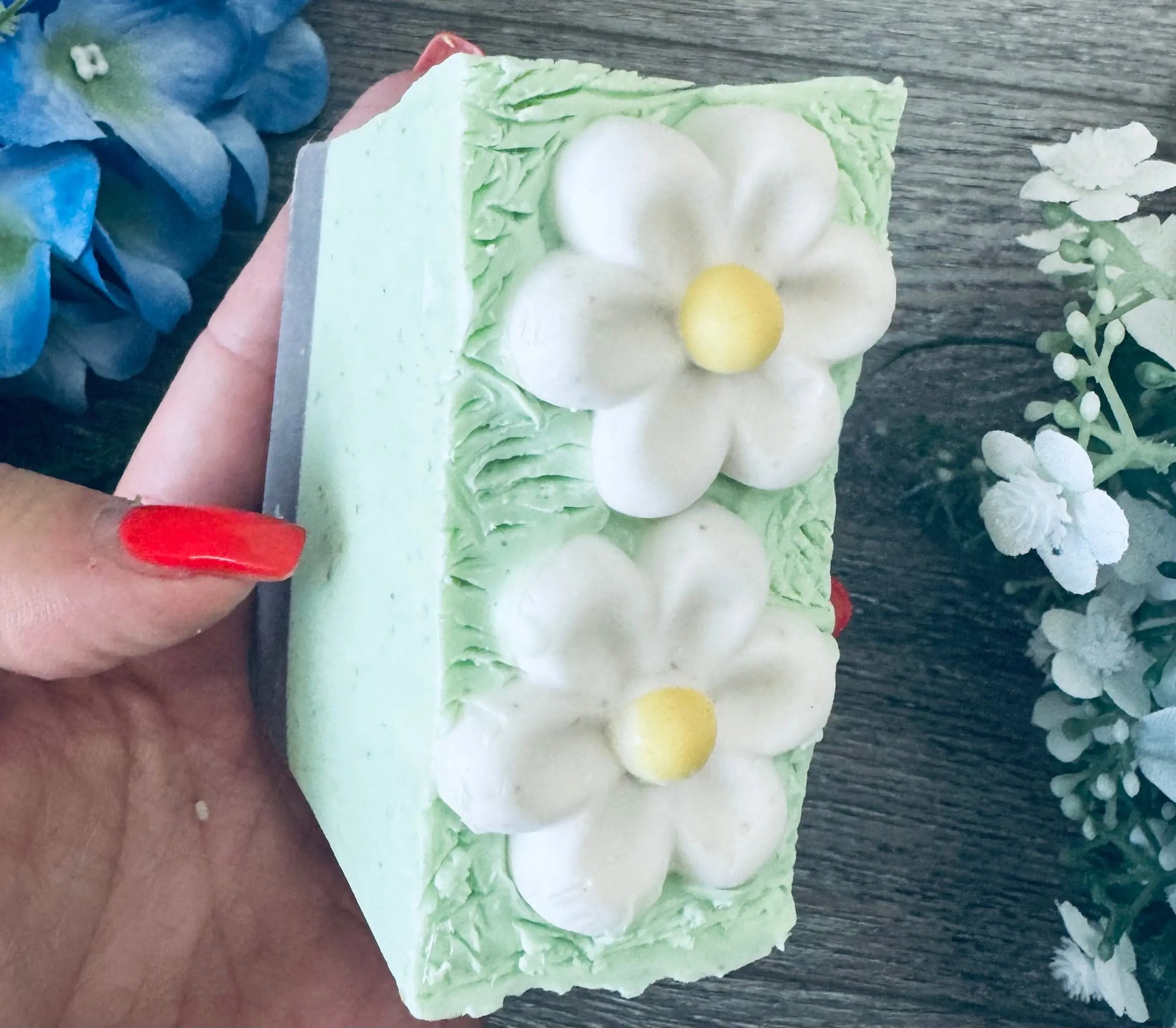 Oatmeal Shea Butter Soap | Summer Flower Hand & Body Bar White Out