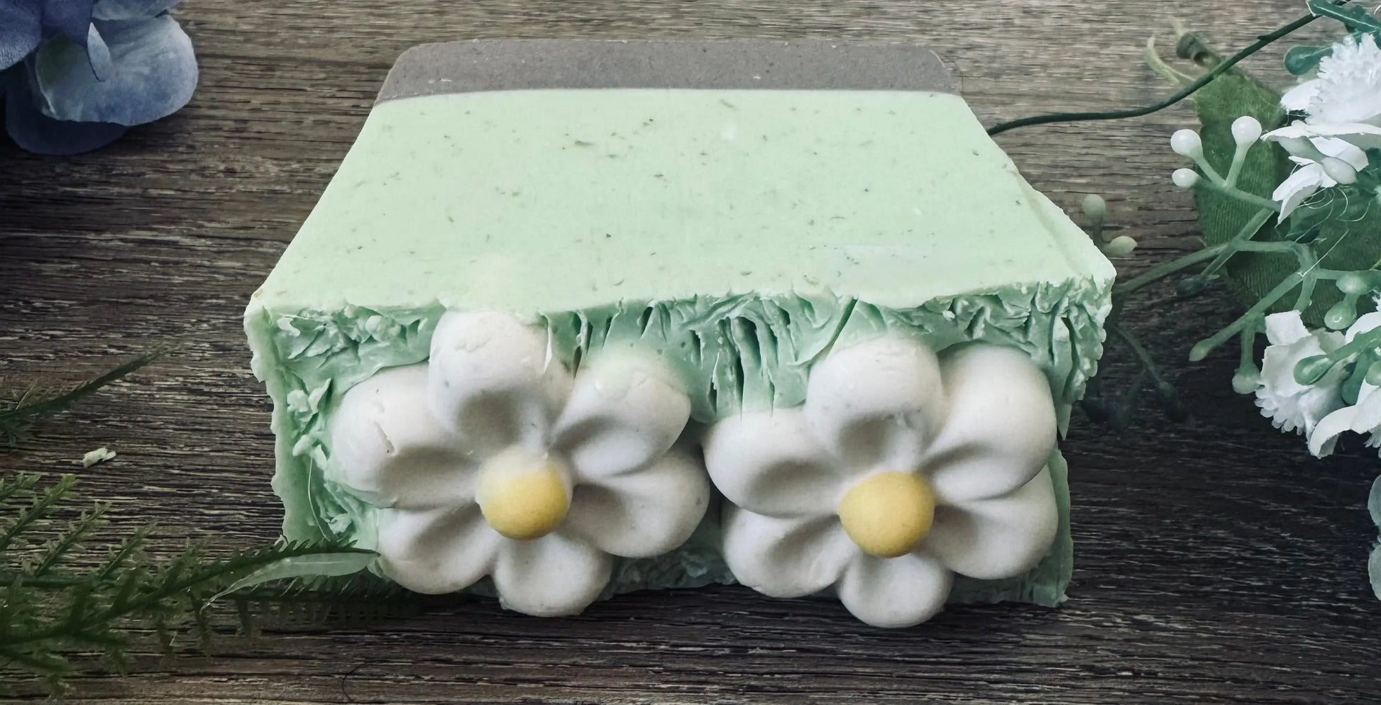 Oatmeal Shea Butter Soap | Summer Flower Hand & Body Bar White Out